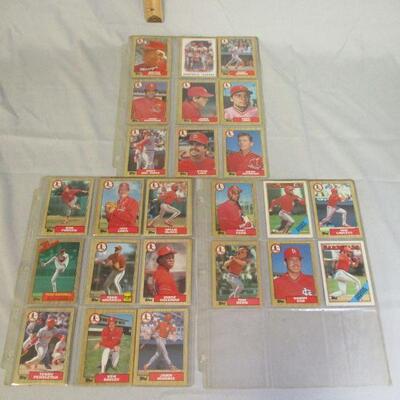 Lot 85 - 1987 Topps Baseball Cards St. Louis Cardinals