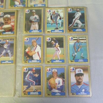 Lot 88 - 1987 Topps Baseball Cards Montreal Expos