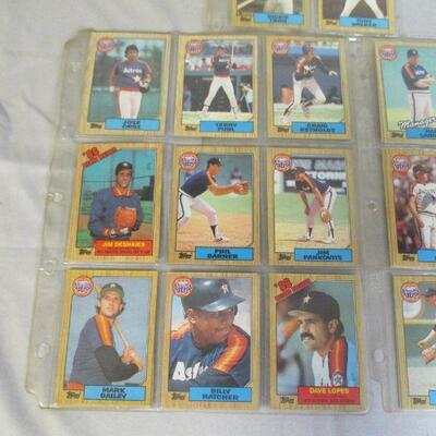 Lot 89 - 1987 Topps Baseball Cards Houston Astros