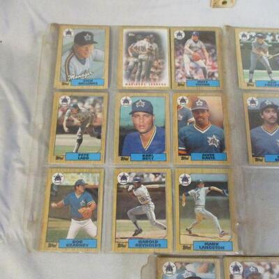 Lot 101 - 1987 Topps Baseball Cards Seattle Mariners