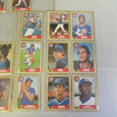 Lot 92 - 1987 Topps Baseball Cards Chicago Cubs