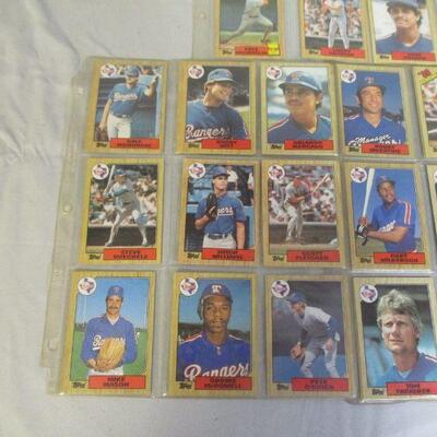 Lot 93 - 1987 Topps Baseball Cards Texas Rangers