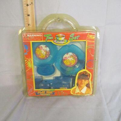 Lot 104 - Play Fun Plastic Tea Set