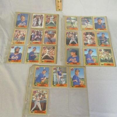 Lot 97 - 1987 Topps Baseball Cards New York Mets