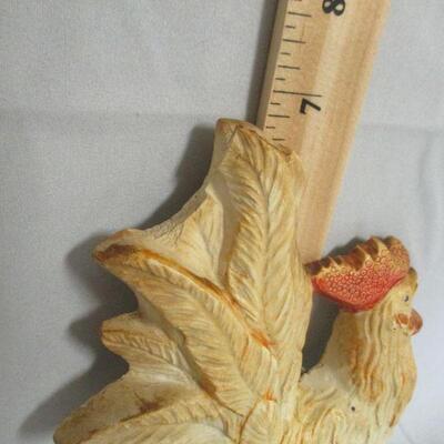 Lot 107 - Chalkware Rooster Chicken