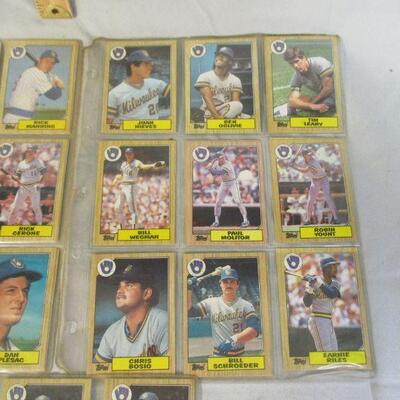 Lot 99 - 1987 Topps Baseball Cards Milwaukee Brewers