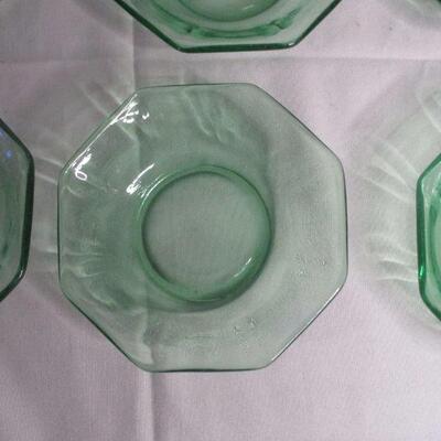 Lot 116 - (9) Uranium Glass Octagon Bowls
