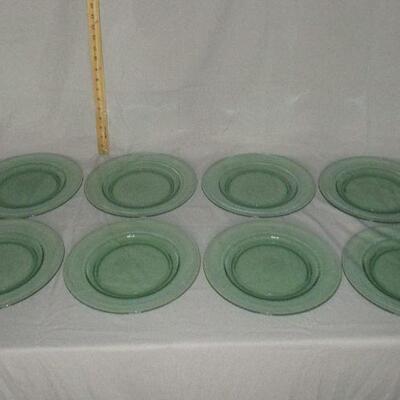 Lot 117 - Uranium Glass Dinner Plates