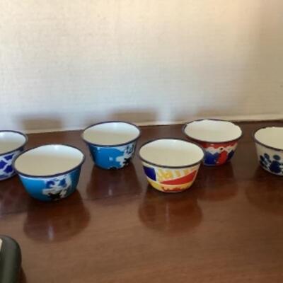 352 Six Vintage Enamelware Cups