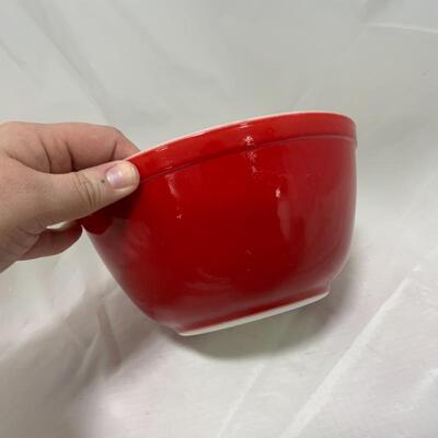 .26. VINTAGE | Two Primary Pyrex Mixing Bowls | Red, Green