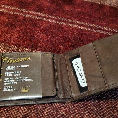 Lot 303: Assortment of Vintage Men's Leather Wallets 