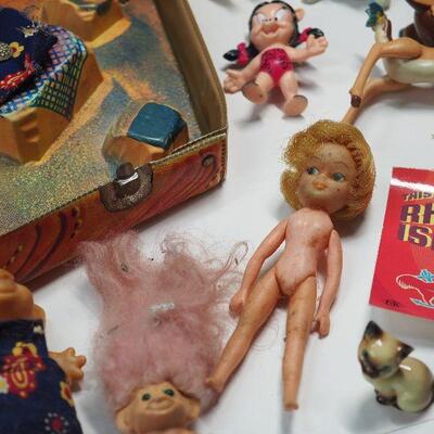 Lot 16 Troll House and Kitsch paintings, Disney animal figurines