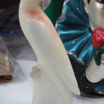 Lot 18 Alabaster Animals and chalkware clown