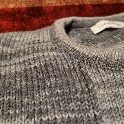 Lot 317: Vintage CALVIN KLEIN Size Medium Heavy Sweater 