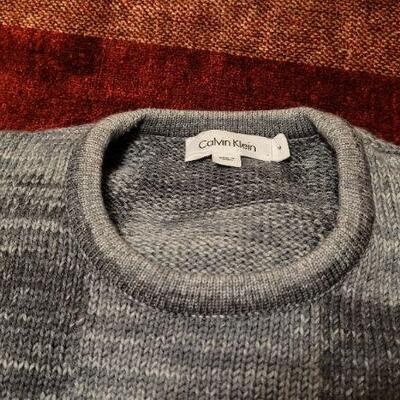 Lot 317: Vintage CALVIN KLEIN Size Medium Heavy Sweater 
