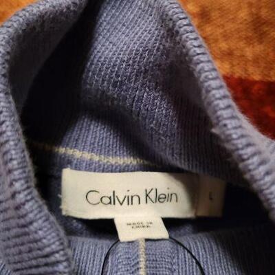 Lot 318: (2) New w/ Tags CALVIN KLEIN Size Large Sweaters 