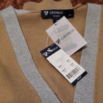 Lot 319: (2] New w/ Tags Men's Size Large Sweaters 