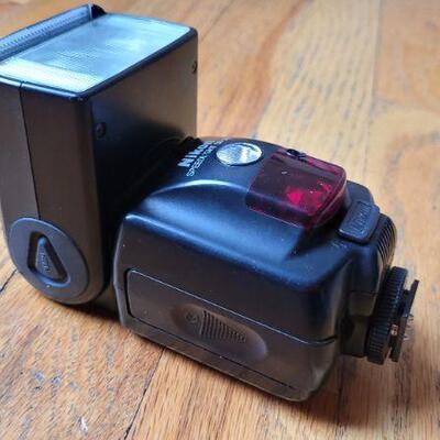 Lot 325: NIKON Speedlight Flash SB-28