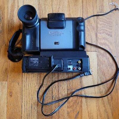 Lot 326: Vintage SHARP Digital ViewCam w/ Charger TESTED A+ (Comes with 2 NEW DVC Cassettes)