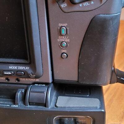 Lot 326: Vintage SHARP Digital ViewCam w/ Charger TESTED A+ (Comes with 2 NEW DVC Cassettes)