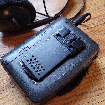 Lot 328: Vintage AIWA Tape Player FM/AM Radio w/ Headphones 