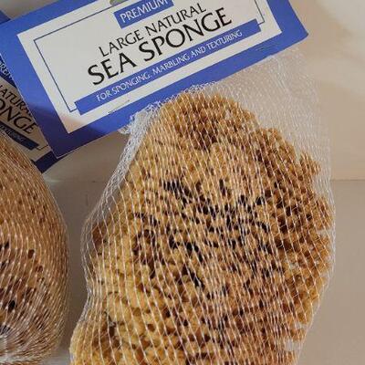 Lot 358: Assorted NEW Natural Sponge Painting Accessories