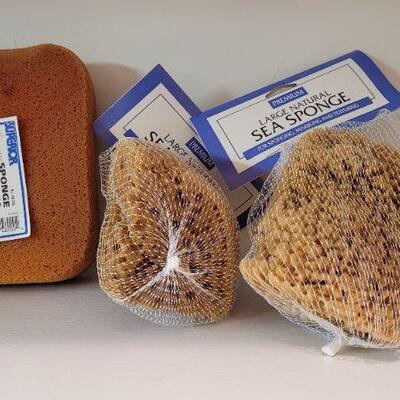Lot 358: Assorted NEW Natural Sponge Painting Accessories