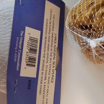 Lot 358: Assorted NEW Natural Sponge Painting Accessories