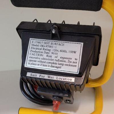 Lot 366: Shop Light w/ Stand TESTED A+