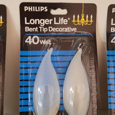 Lot 369: Assortment of NEW Candle Style Light Bulbs 