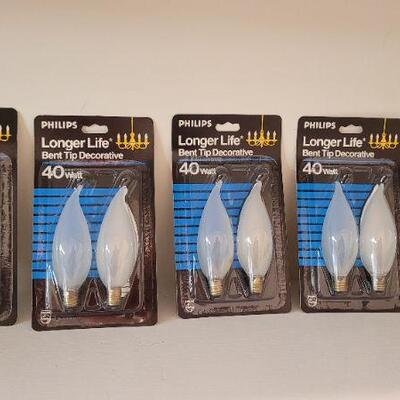 Lot 369: Assortment of NEW Candle Style Light Bulbs 