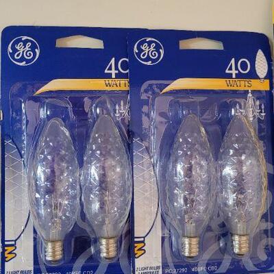 Lot 370: Assorted NEW Household Light Bulbs 