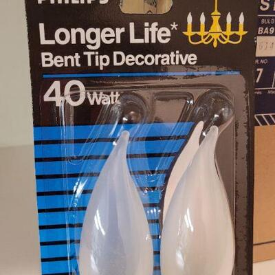 Lot 371: (5) New Packs of Household Candle Style Light Bulbs