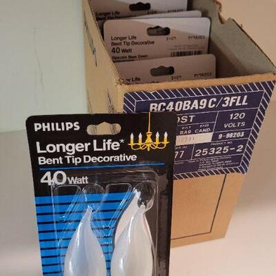 Lot 371: (5) New Packs of Household Candle Style Light Bulbs