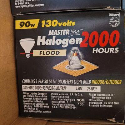 Lot 372: (6) New PHILIPS Master Halogen Floodlights