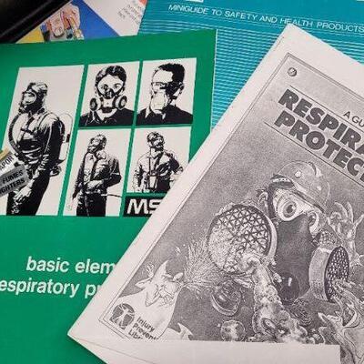 Lot 378: Vintage COMFO II Respirator Kit w/ all Original Canisters 