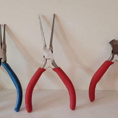 Lot 389: Assorted Pliers and Snips
