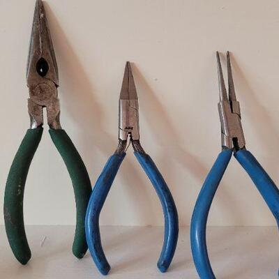 Lot 389: Assorted Pliers and Snips