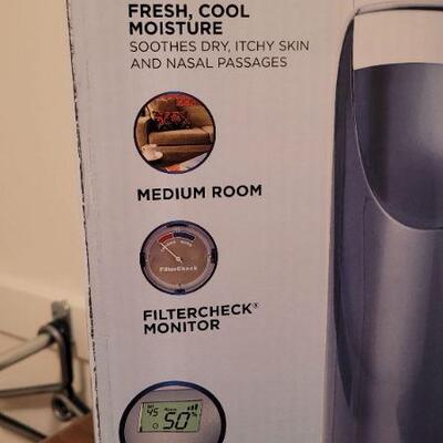 Lot 392: New SUNBEAM Programmable Digital Purified Mist Humidifier w/ New Filters 