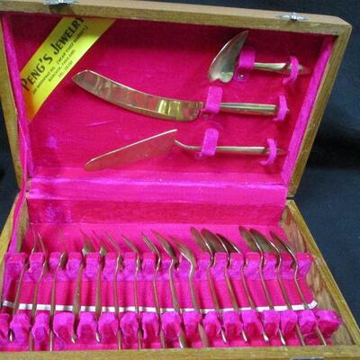 Lot 145 - Peng's Jewelry Flatware Set