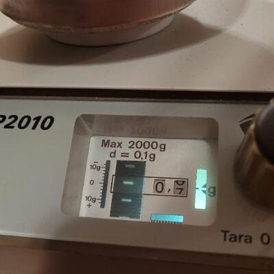 Lot 404: Vintage METTLER P2010 PRECISION Weight Scale 2000g Max 