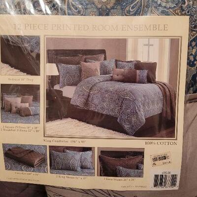 Lot 405: New Foley's ROOM ENSEMBLE 12 piece Budapest KING Bedroom Set