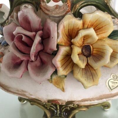 Florentine Capodimonte Style Flower and Cherub Soup Tureen Urn YD#022-0154
