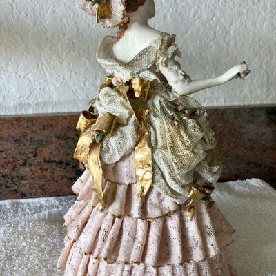 Vintage Victorian Lady Porcelain Figurine YD#022-0157