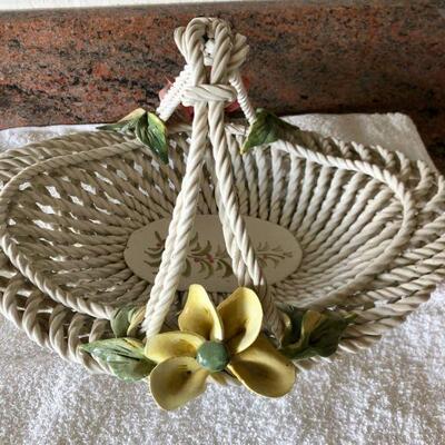 Capodimonte Yellow and Pink Flower Reticulated Porcelain Basket YD#022-0158