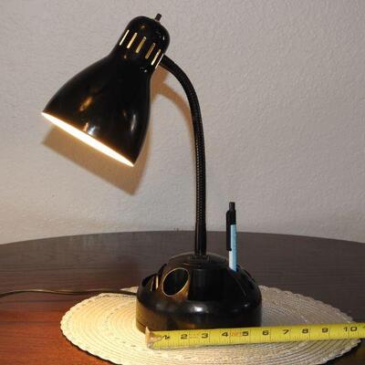 Desk lamp