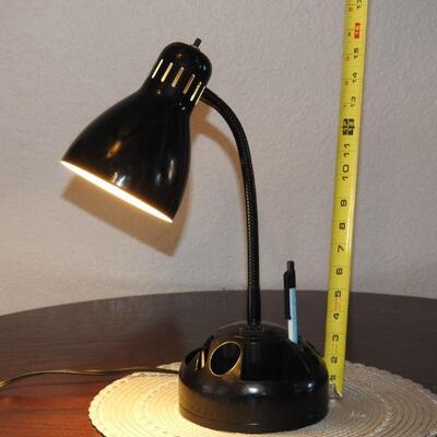 Desk lamp