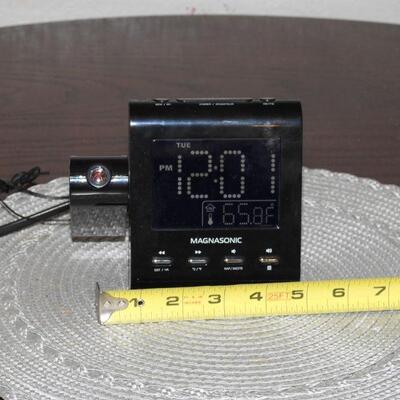 Projection Alarm &  Radio