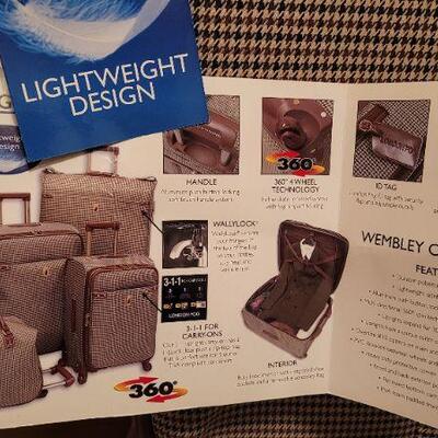 Lot 408: New LONDON FOG Houndstooth Pattern Travel Suitcase (matching cosmetic luggage will be in Auction 3)