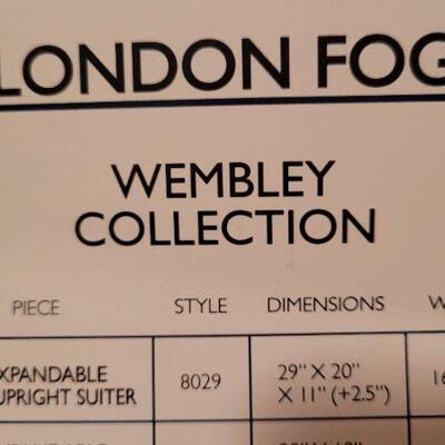 Lot 408: New LONDON FOG Houndstooth Pattern Travel Suitcase (matching cosmetic luggage will be in Auction 3)